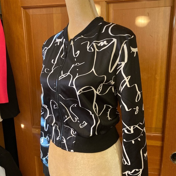 Designer Graphics Zip Up. - Picture 2 of 13